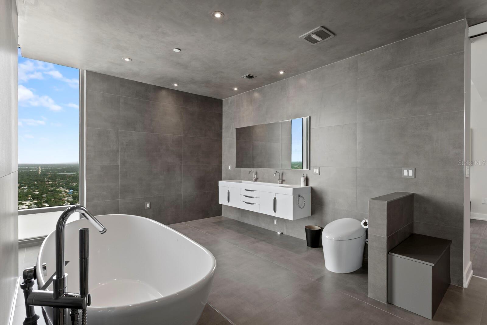 100 1ST Ave #3905 ST PETERSBURG, FL 33701