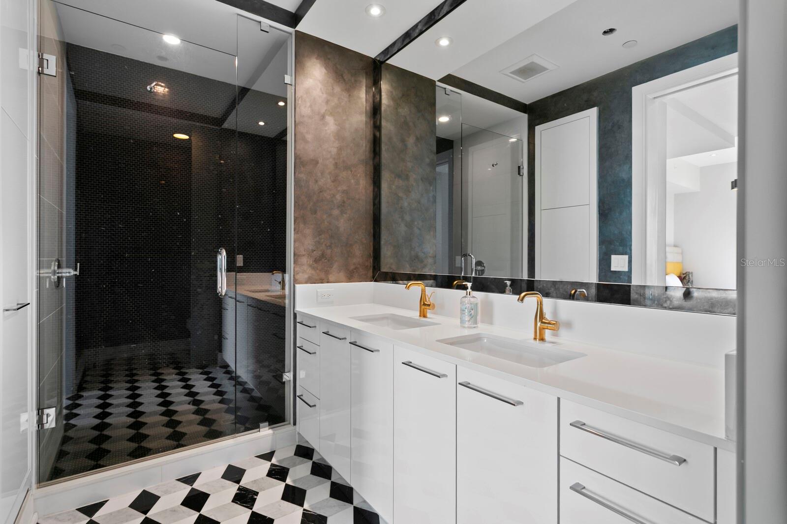 100 1ST Ave #3905 ST PETERSBURG, FL 33701