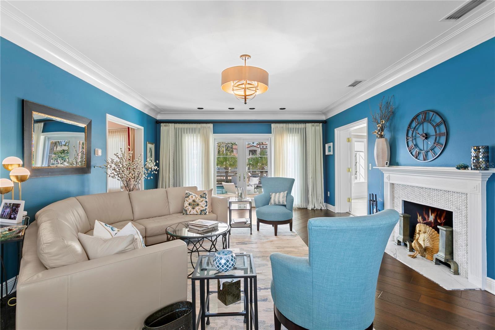 1237 BRIGHTWATERS Blvd ST PETERSBURG, FL 33704