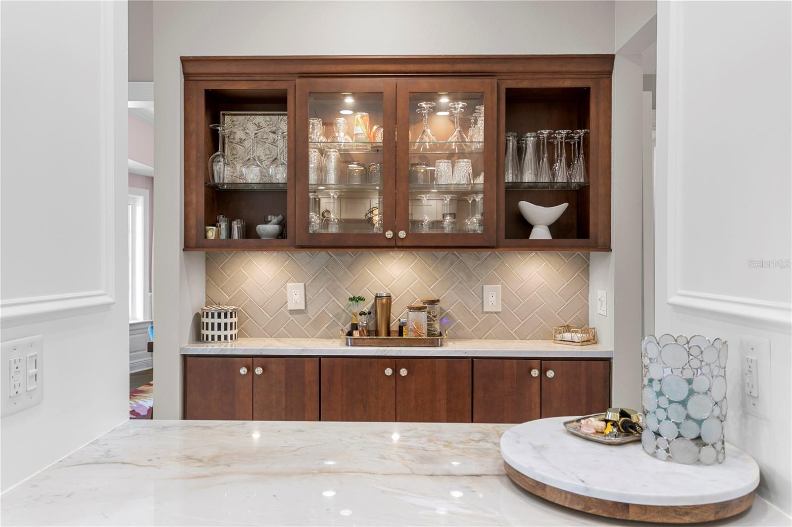 1237 BRIGHTWATERS Blvd ST PETERSBURG, FL 33704