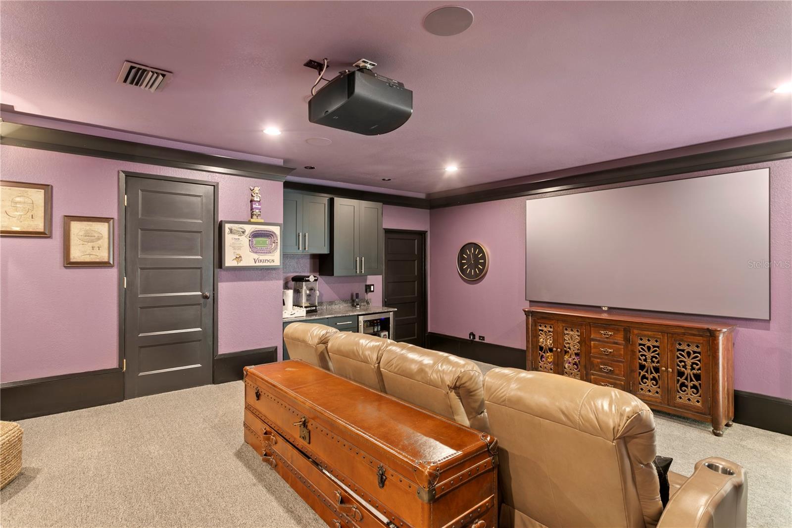 1237 BRIGHTWATERS Blvd ST PETERSBURG, FL 33704