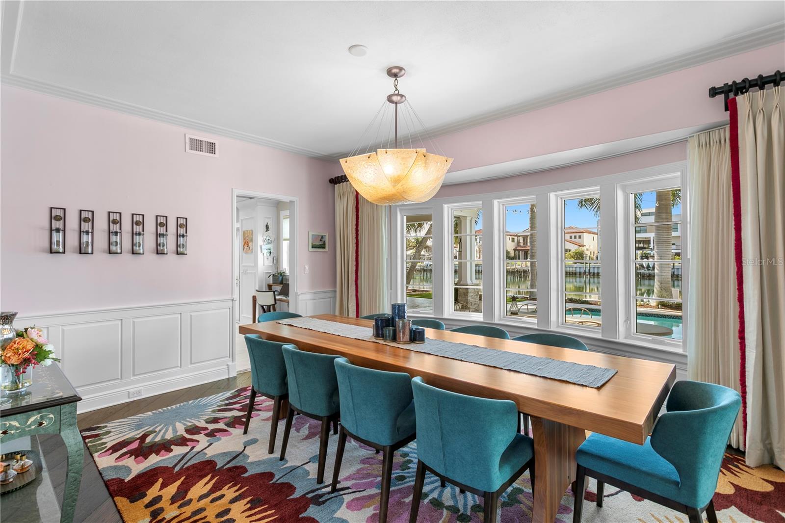 1237 BRIGHTWATERS Blvd ST PETERSBURG, FL 33704