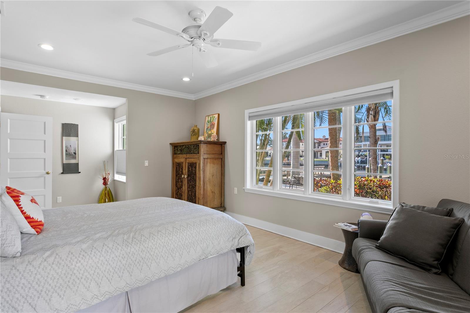 1237 BRIGHTWATERS Blvd ST PETERSBURG, FL 33704