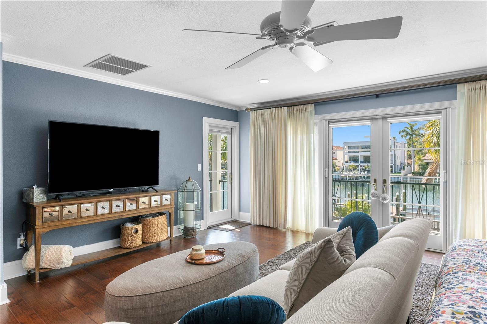 1237 BRIGHTWATERS Blvd ST PETERSBURG, FL 33704