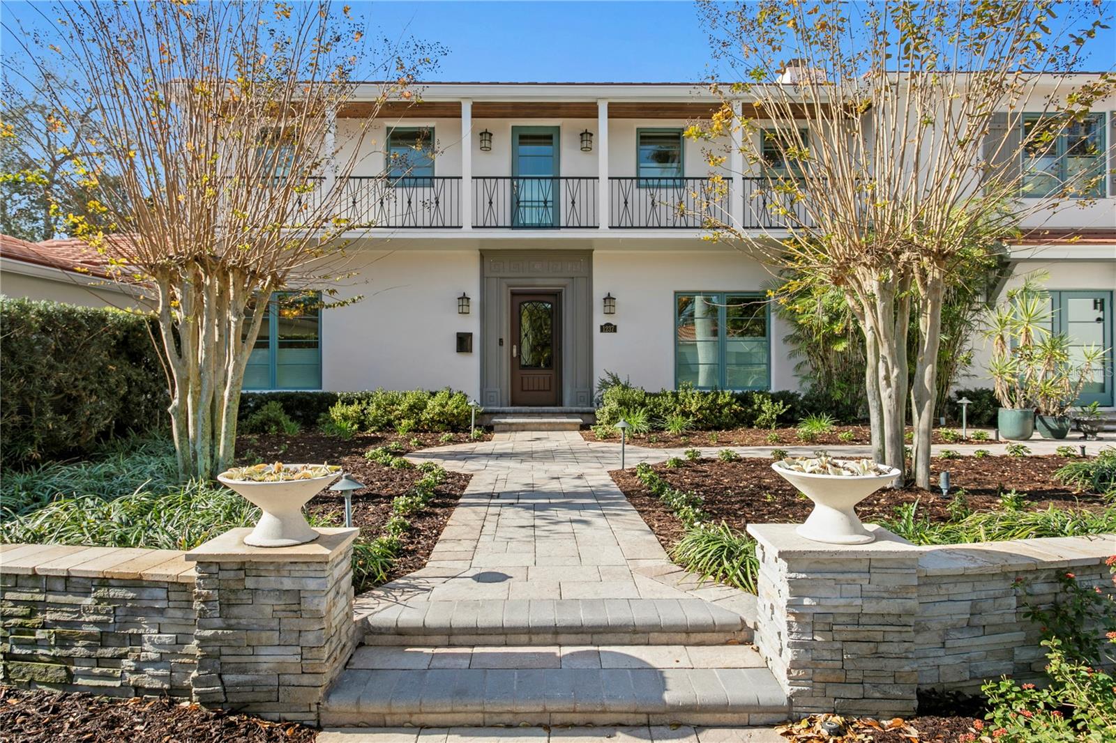 1237 BRIGHTWATERS Blvd ST PETERSBURG, FL 33704