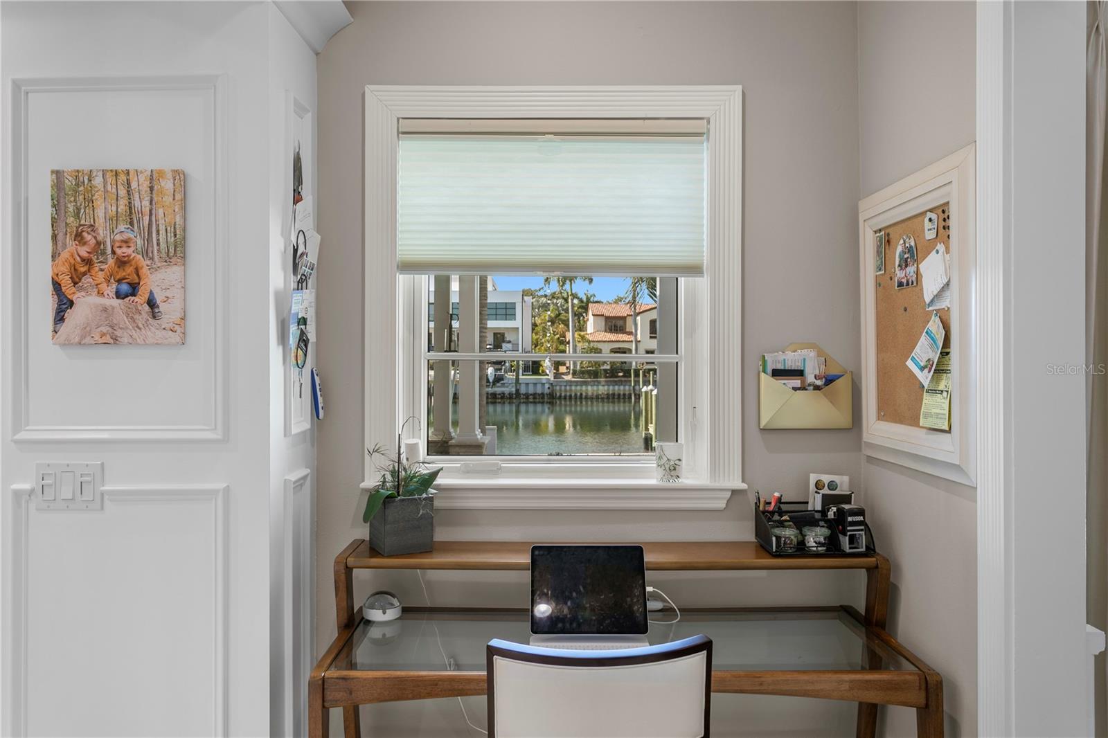 1237 BRIGHTWATERS Blvd ST PETERSBURG, FL 33704