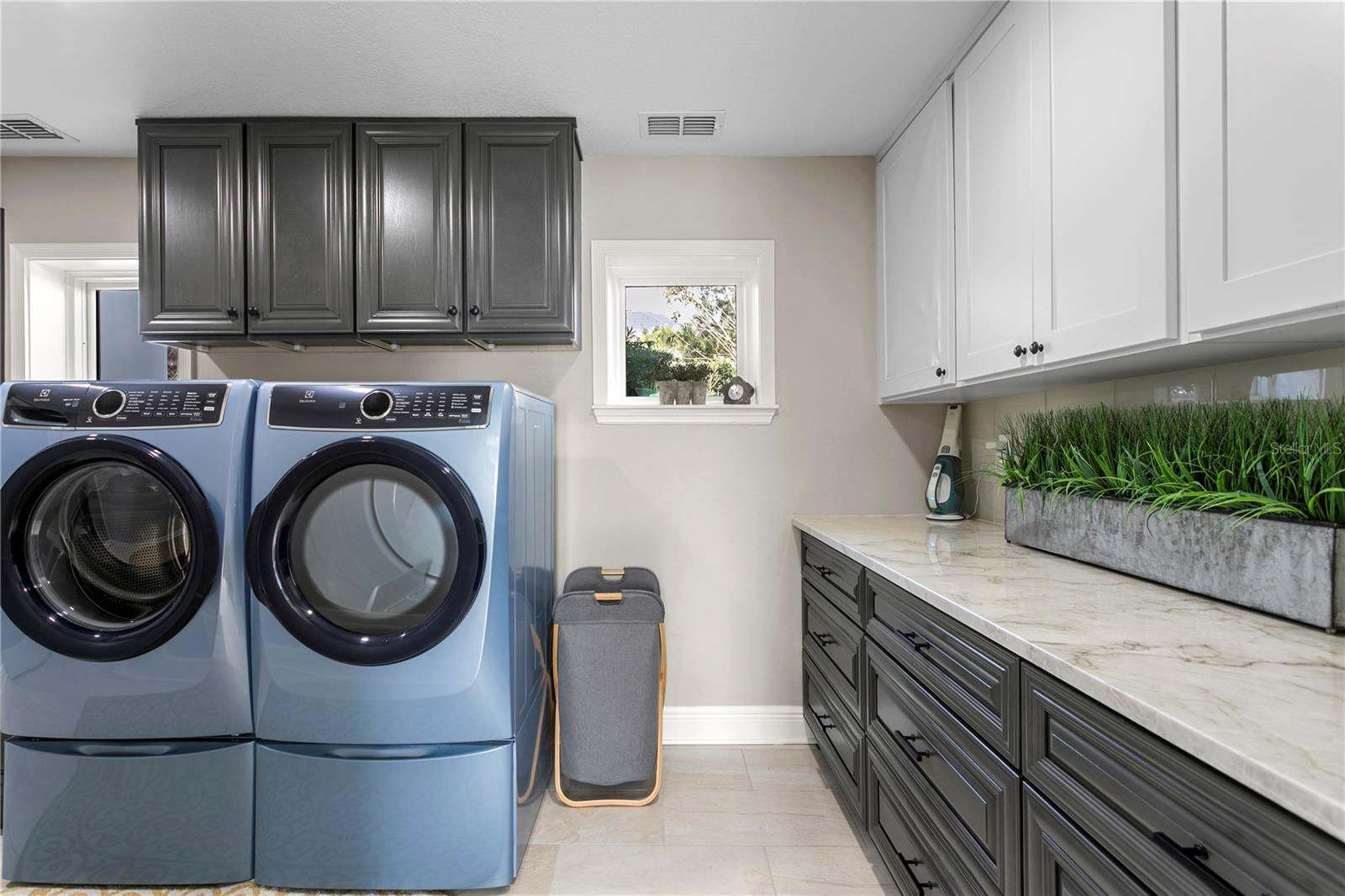 1237 BRIGHTWATERS Blvd ST PETERSBURG, FL 33704