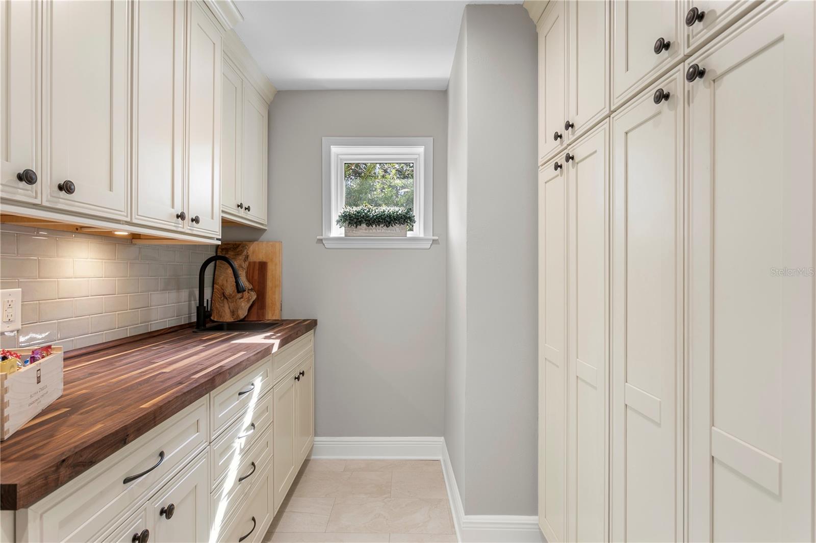 1237 BRIGHTWATERS Blvd ST PETERSBURG, FL 33704