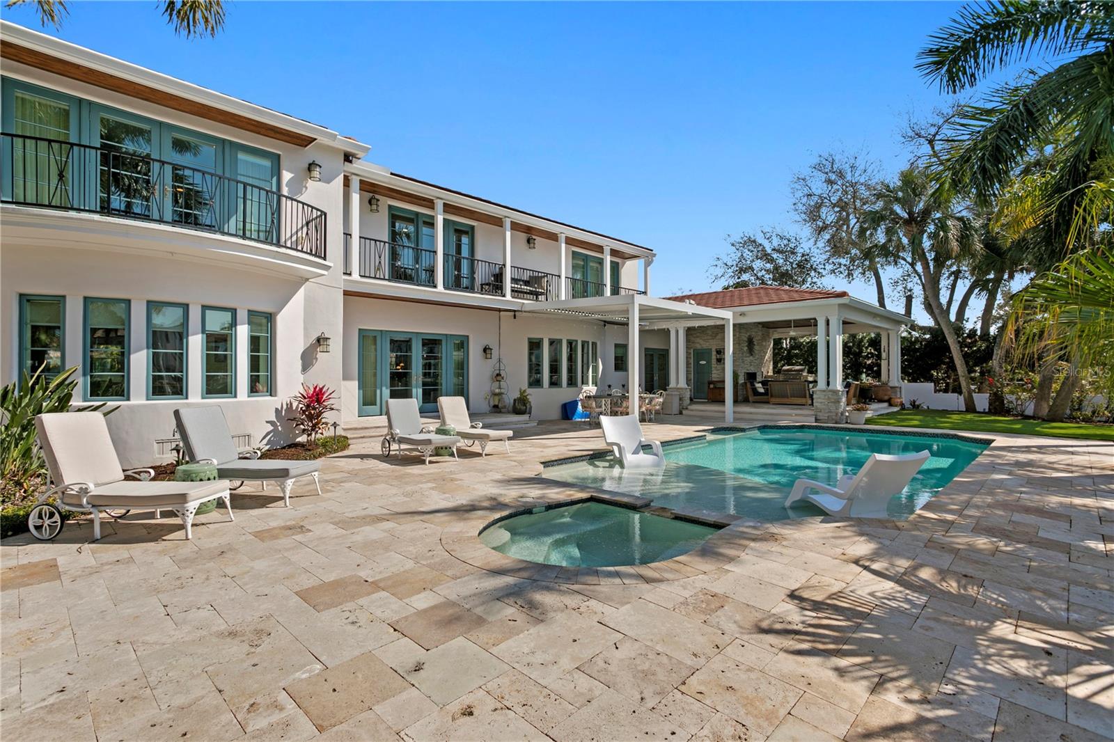 1237 BRIGHTWATERS Blvd ST PETERSBURG, FL 33704