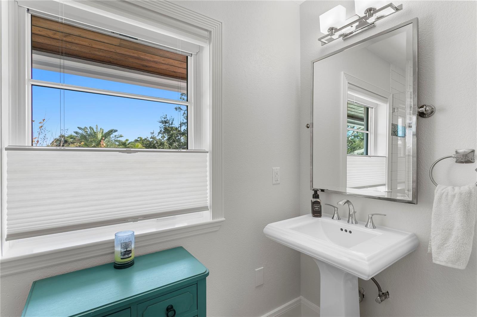 1237 BRIGHTWATERS Blvd ST PETERSBURG, FL 33704