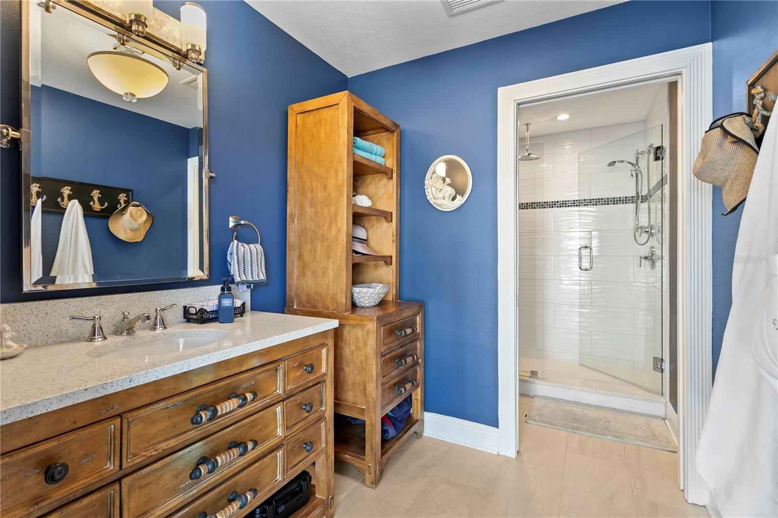 1237 BRIGHTWATERS Blvd ST PETERSBURG, FL 33704