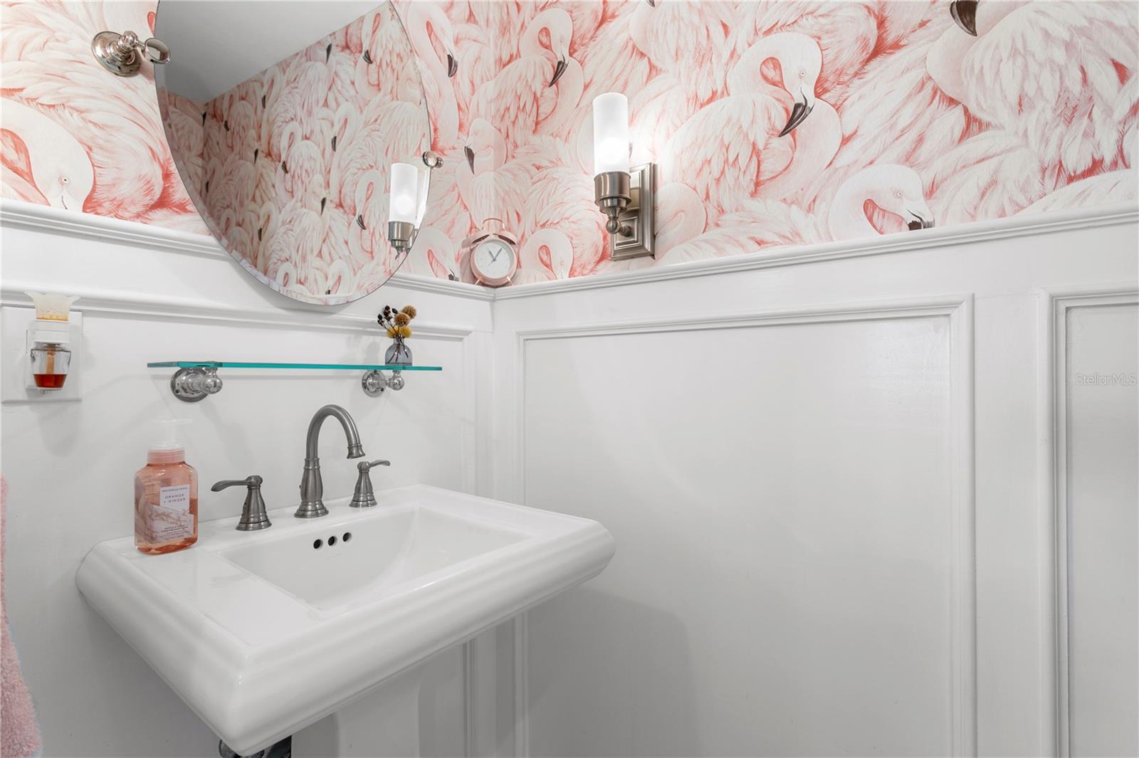 1237 BRIGHTWATERS Blvd ST PETERSBURG, FL 33704