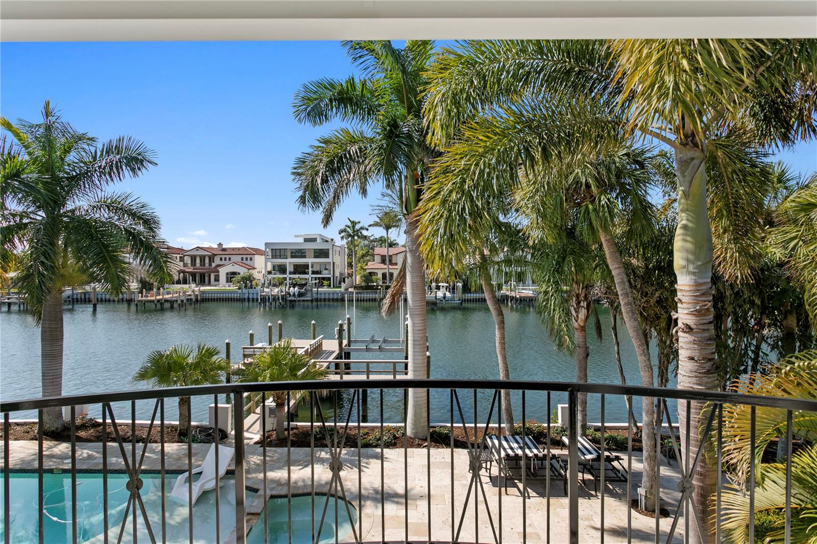 1237 BRIGHTWATERS Blvd ST PETERSBURG, FL 33704