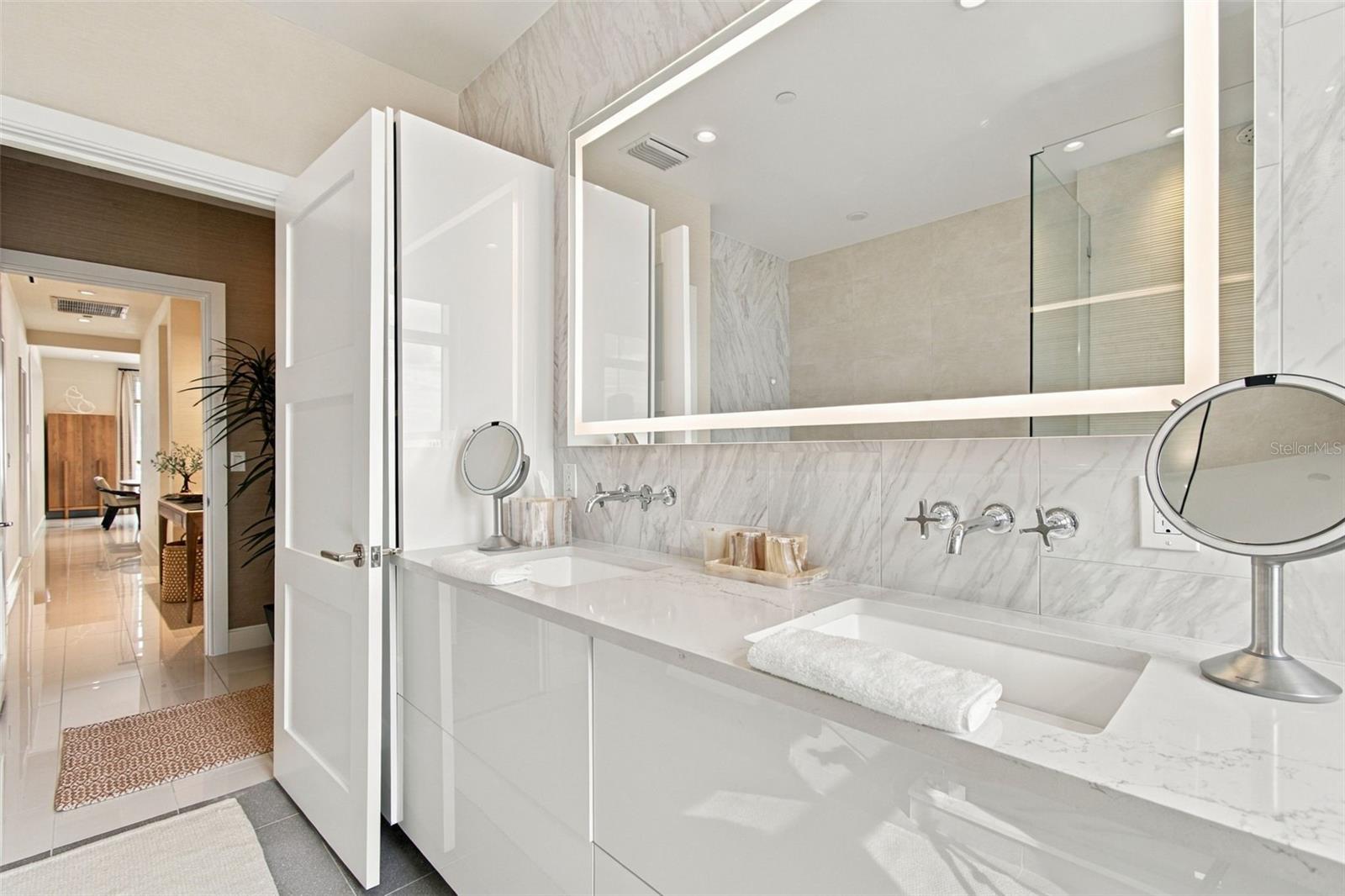 126 4TH Ave #1202 ST PETERSBURG, FL 33701