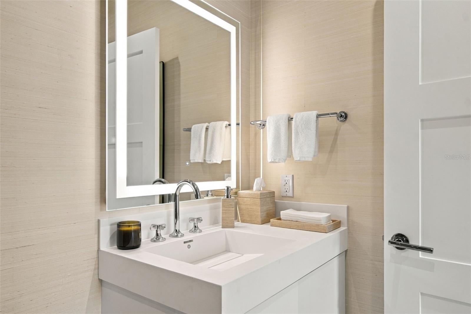 126 4TH Ave #1202 ST PETERSBURG, FL 33701