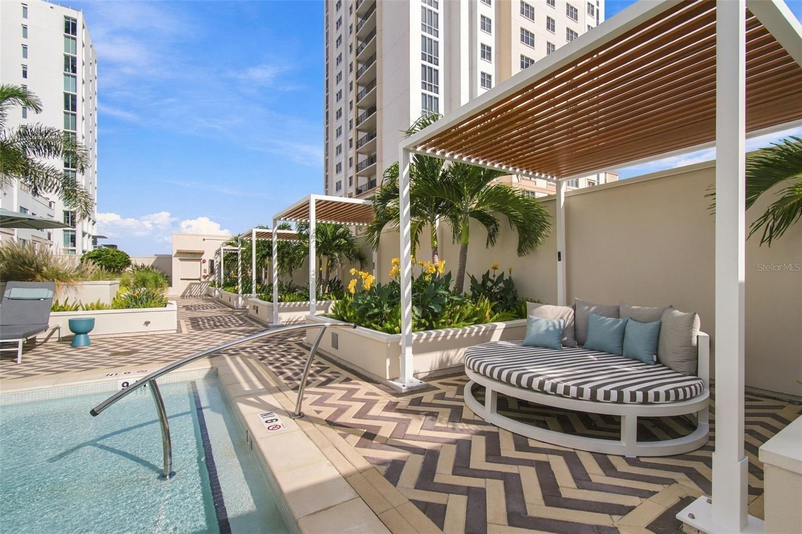 126 4TH Ave #1202 ST PETERSBURG, FL 33701