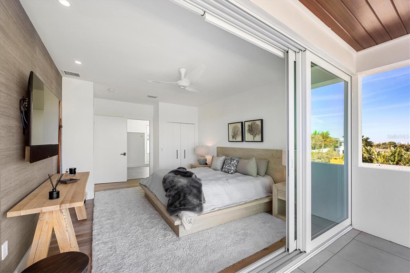 3631 SAN REMO Ter SARASOTA, FL 34239