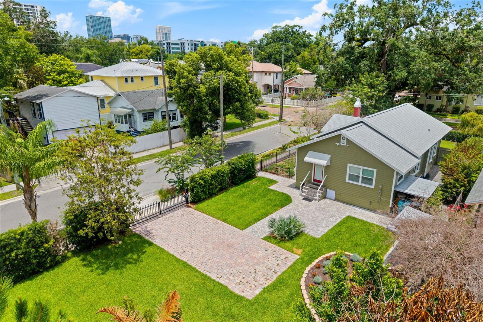 900 E PINE St ORLANDO, FL 32801