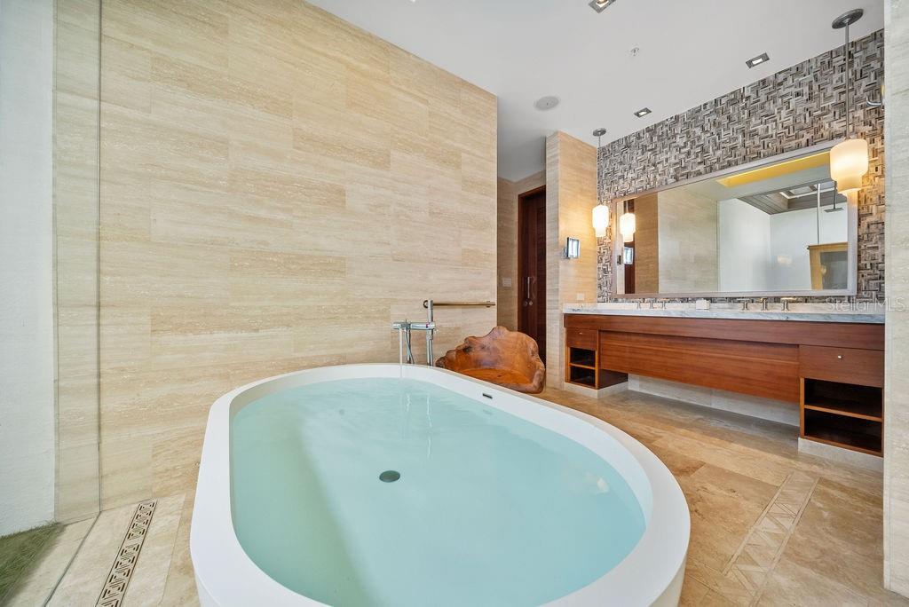 200 Dorado Beach Drive WEST Bch RESIDENCES #3141-3142 DORADO, PR 00646