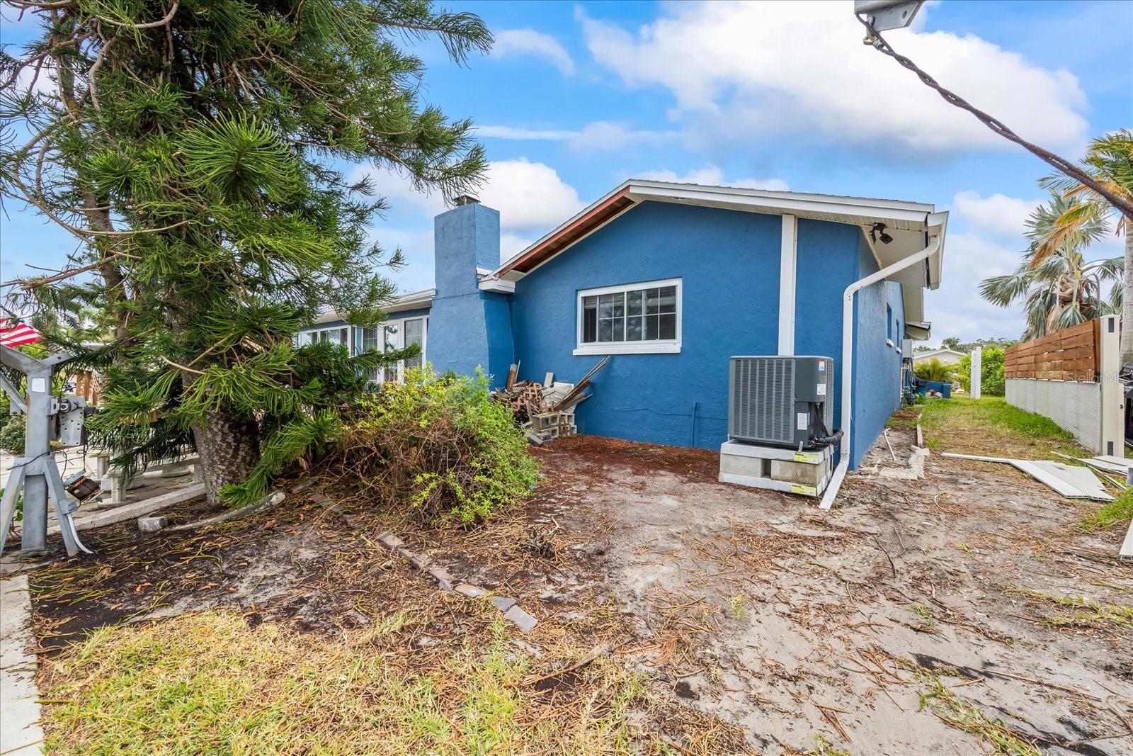 1409 NE 49TH Ave ST PETERSBURG, FL 33703