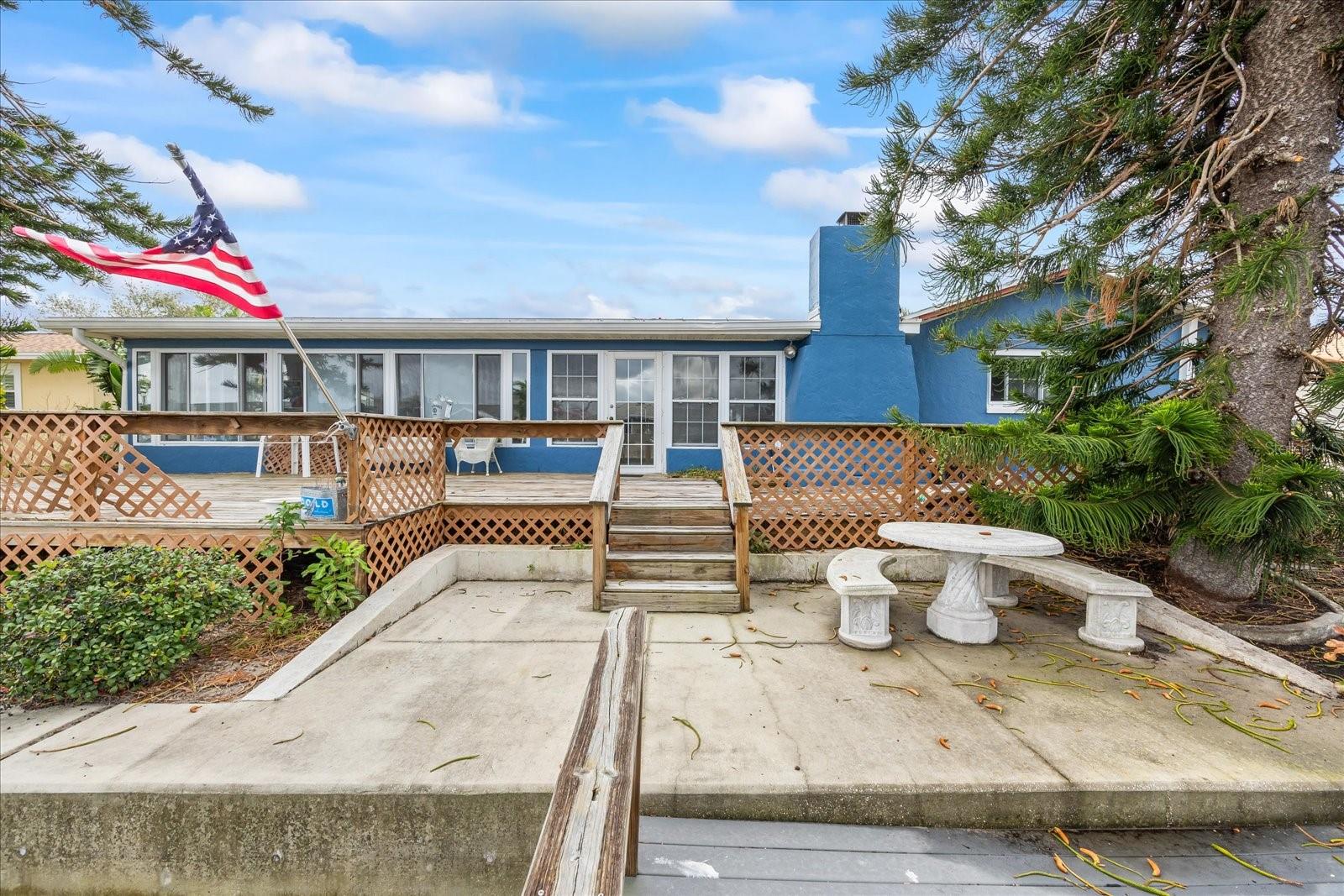 1409 NE 49TH Ave ST PETERSBURG, FL 33703