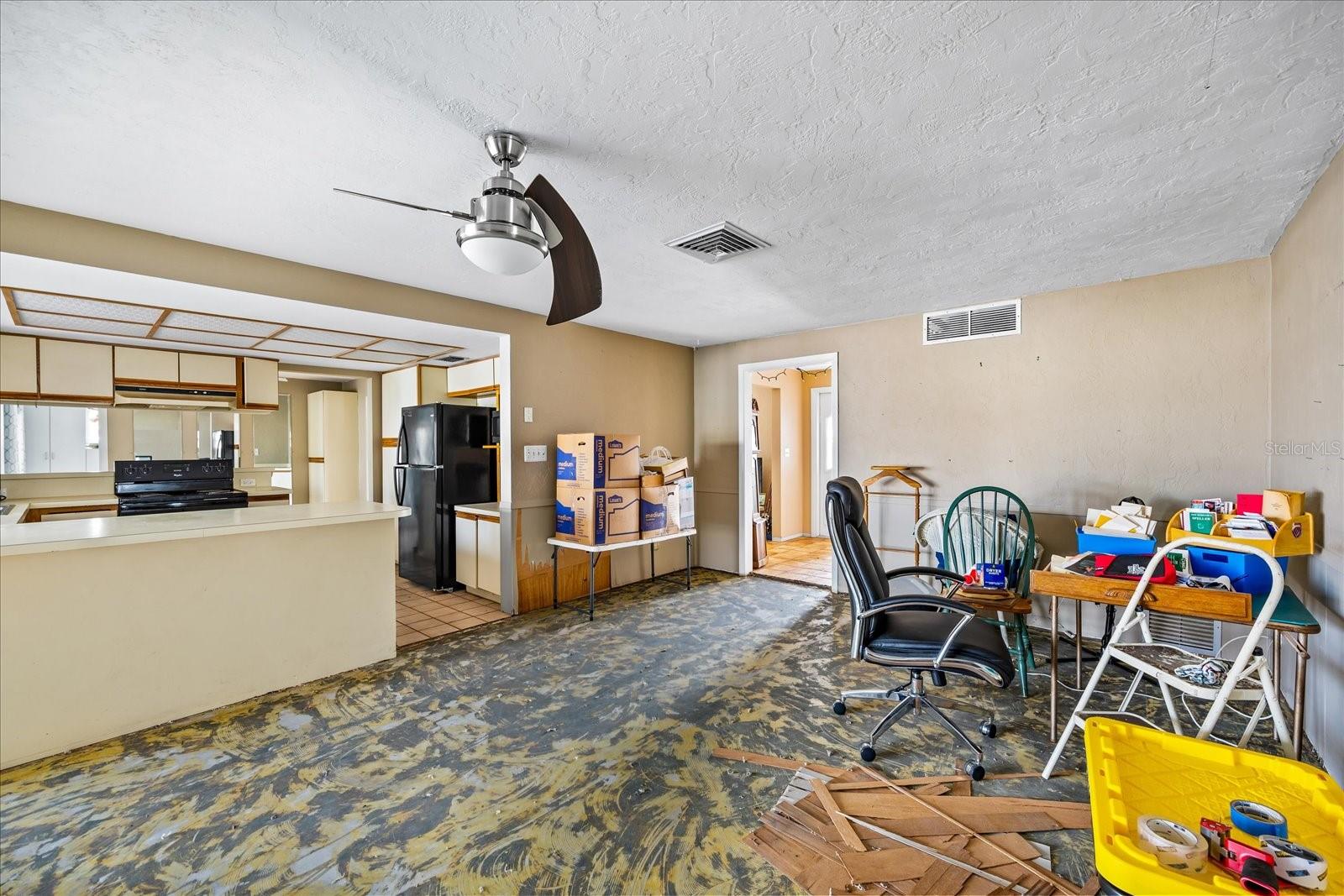 1409 NE 49TH Ave ST PETERSBURG, FL 33703