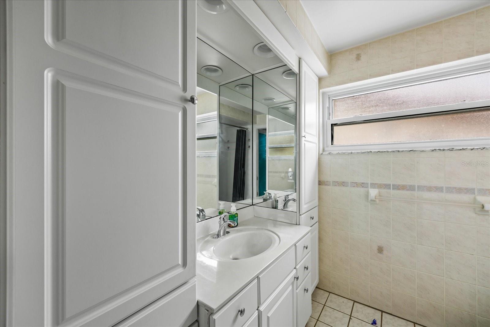 1409 NE 49TH Ave ST PETERSBURG, FL 33703