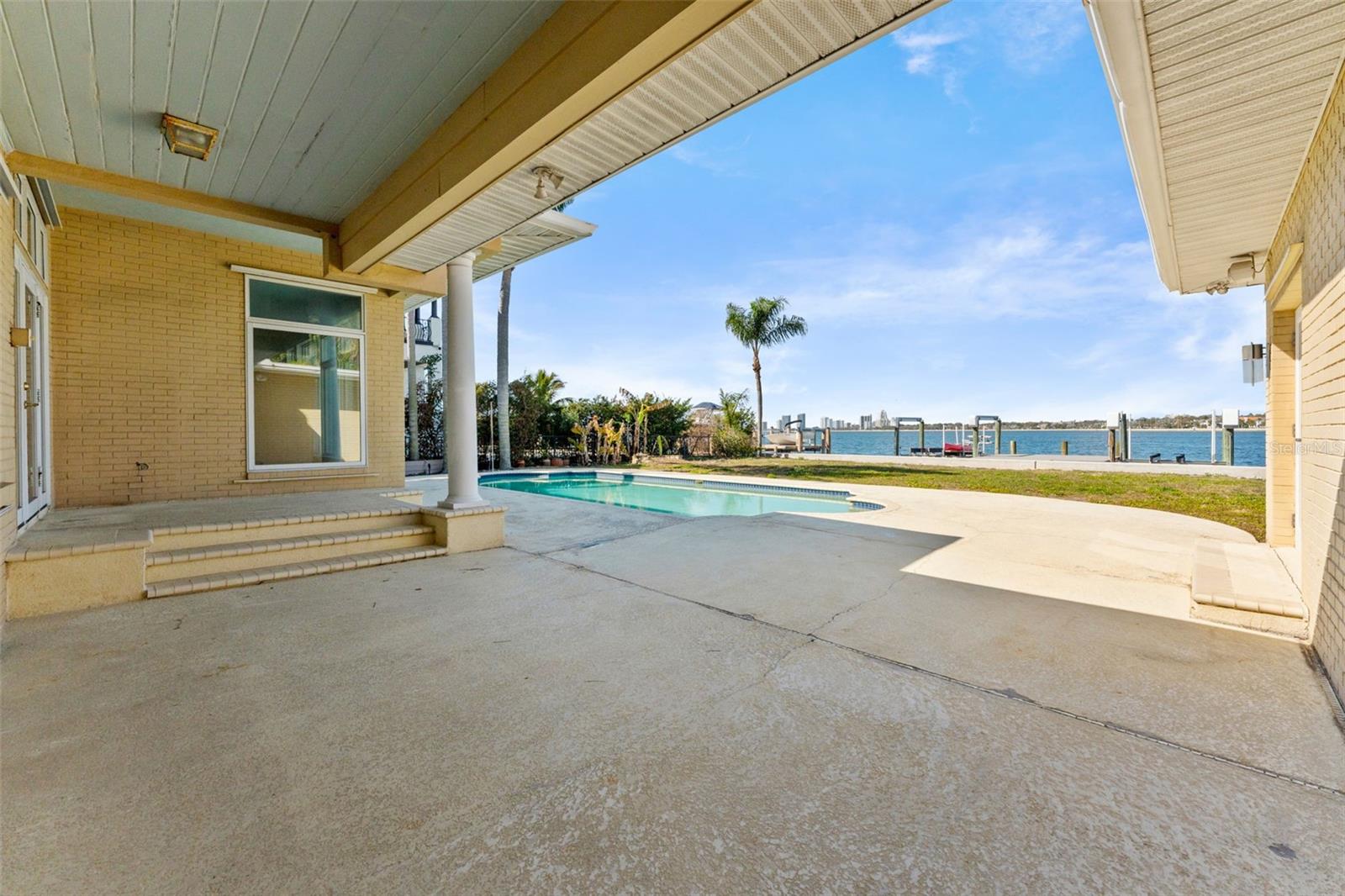 62 ADALIA Ave TAMPA, FL 33606