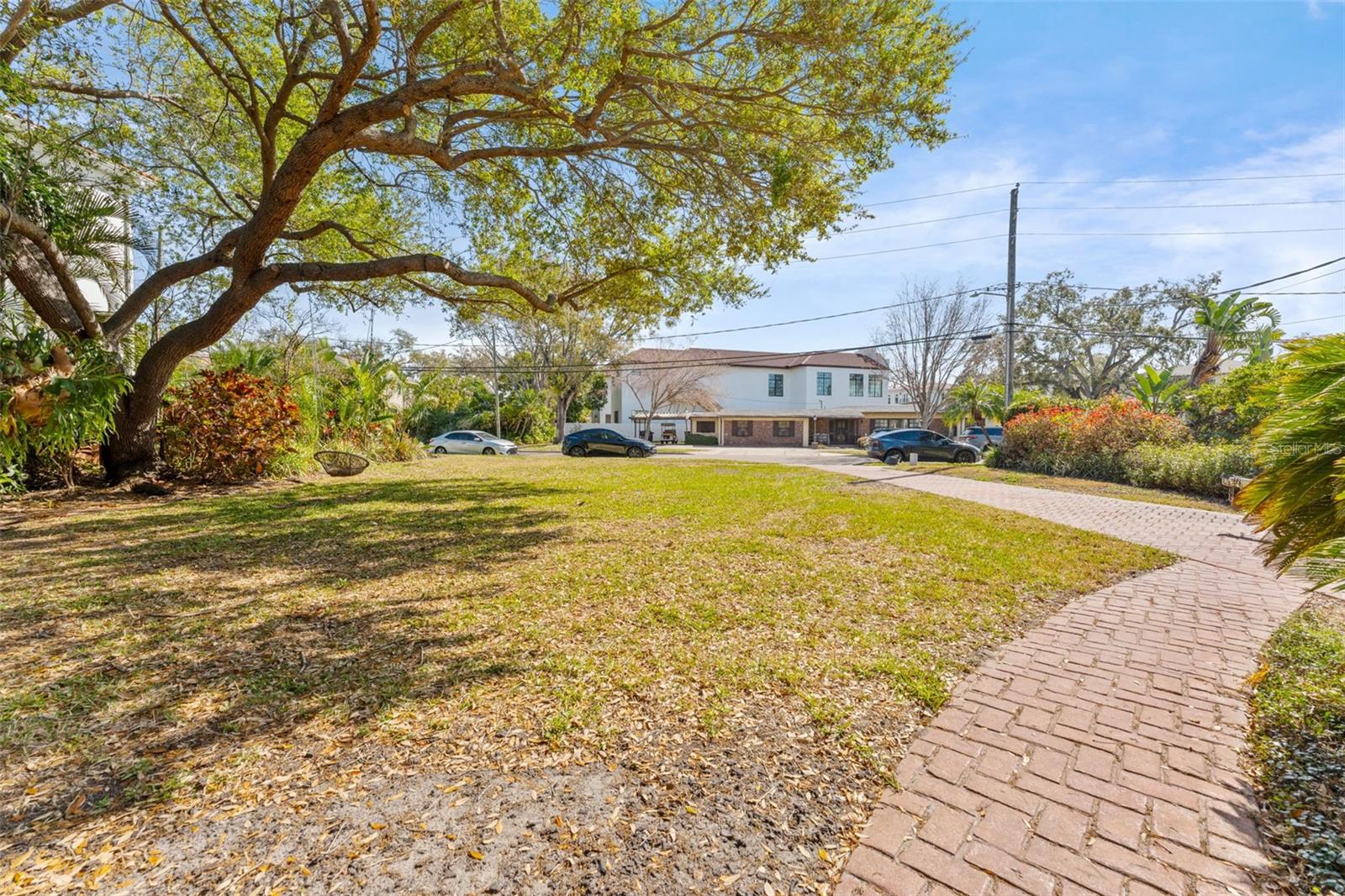 62 ADALIA Ave TAMPA, FL 33606