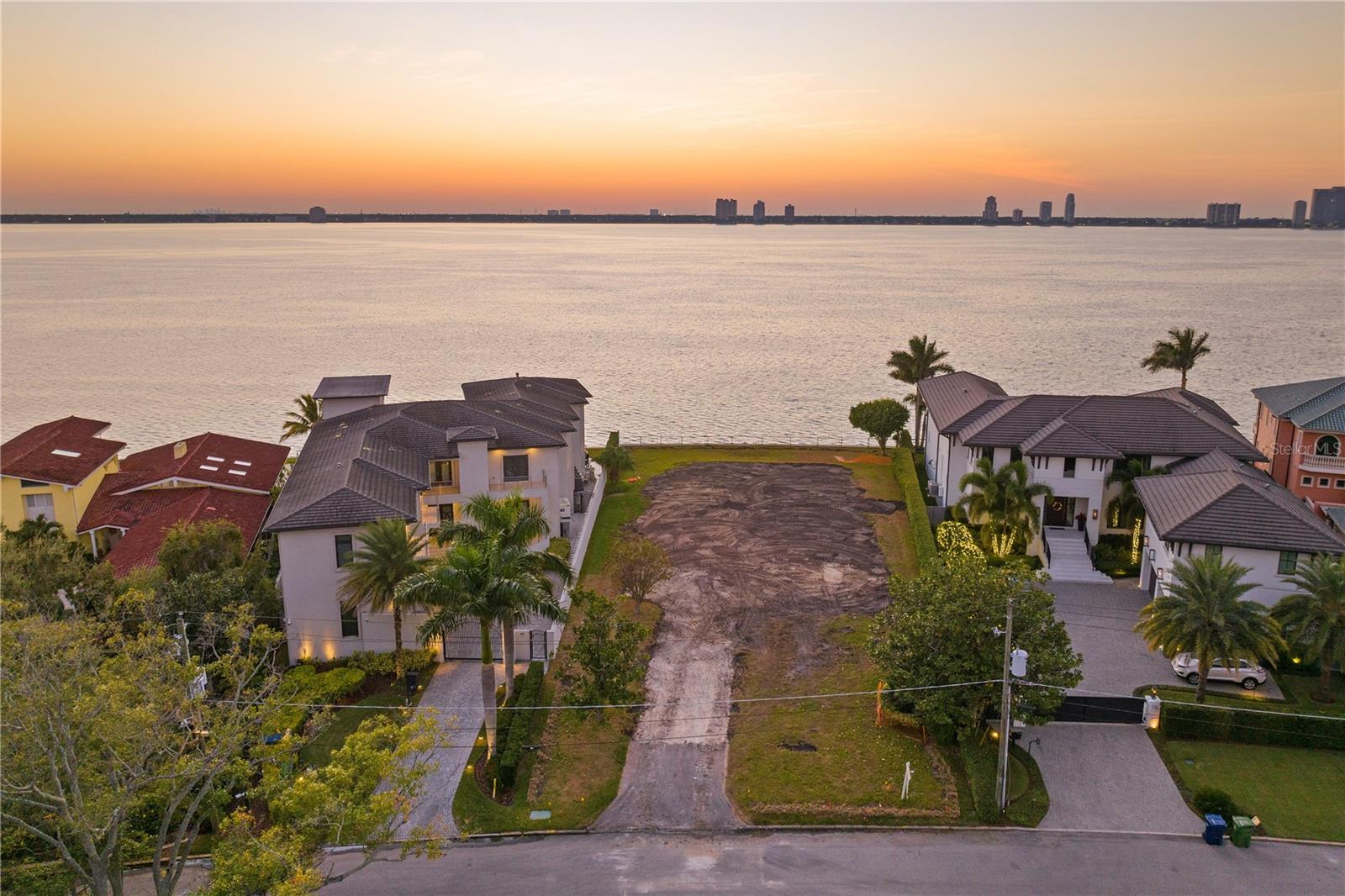 80 MARTINIQUE Ave TAMPA, FL 33606