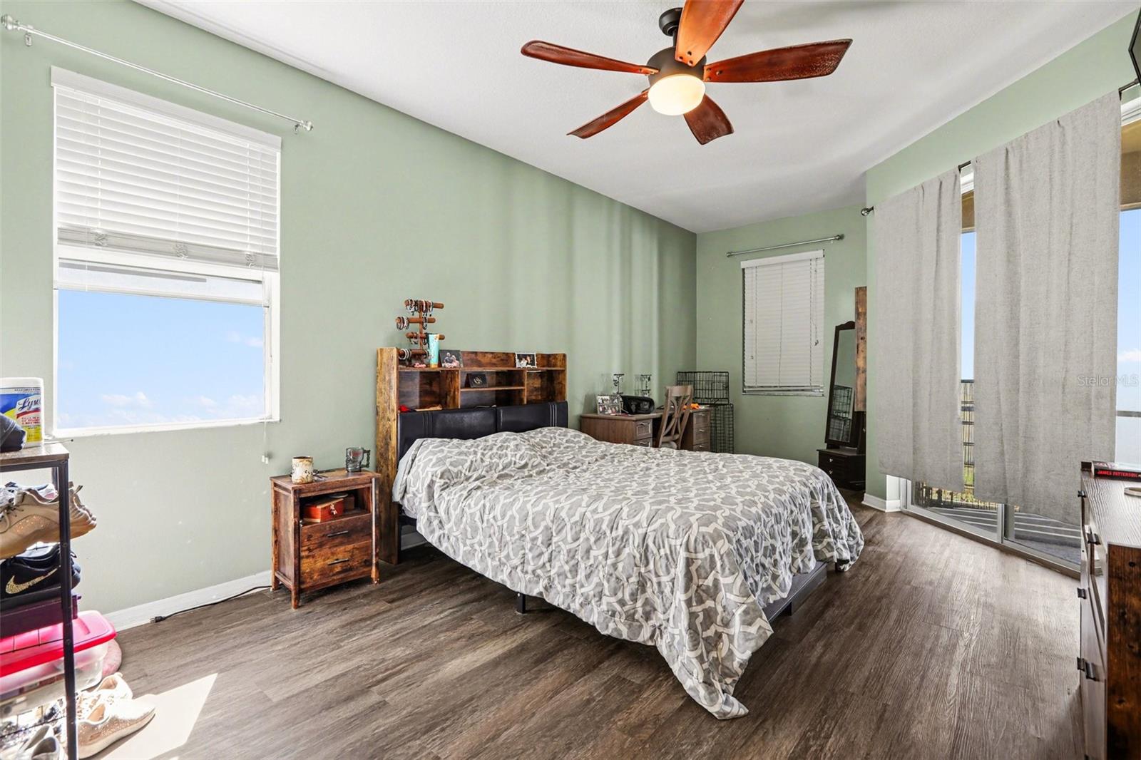 2130 ROANOKE Spgs Dr RUSKIN, FL 33570