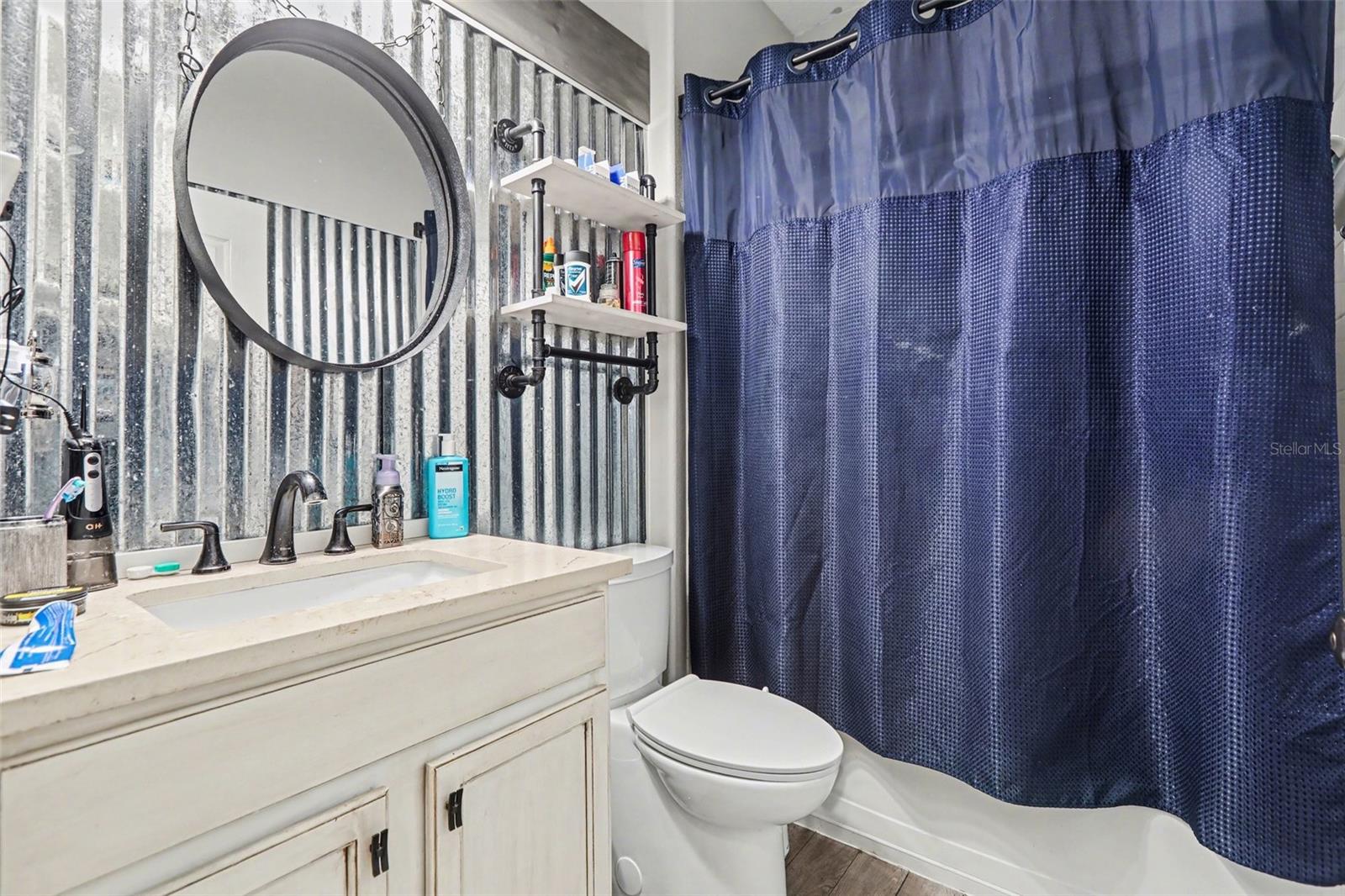 2130 ROANOKE Spgs Dr RUSKIN, FL 33570