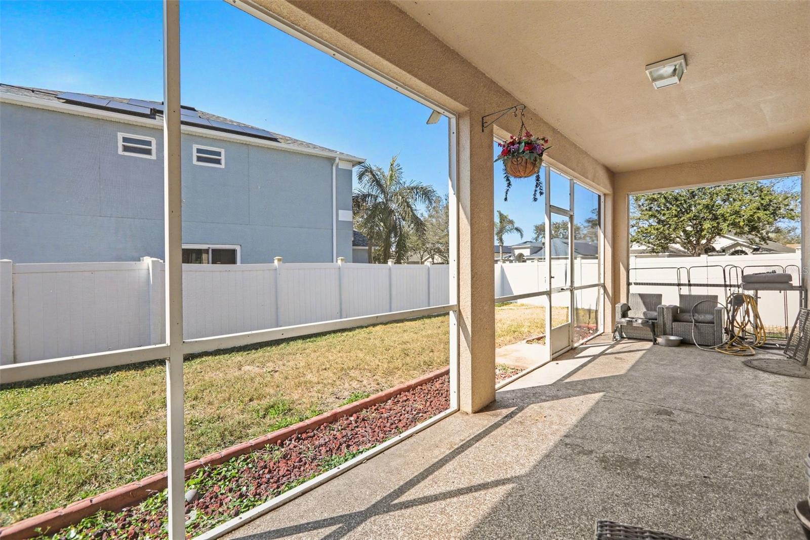 2130 ROANOKE Spgs Dr RUSKIN, FL 33570