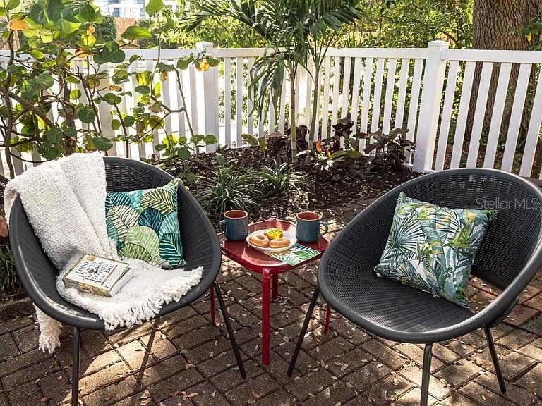 1013 22ND Ave ST PETERSBURG, FL 33704