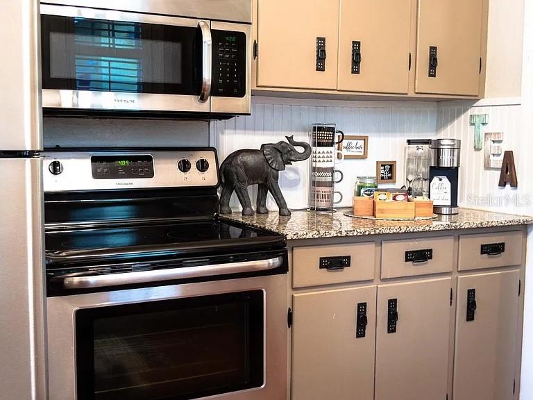 1013 22ND Ave ST PETERSBURG, FL 33704