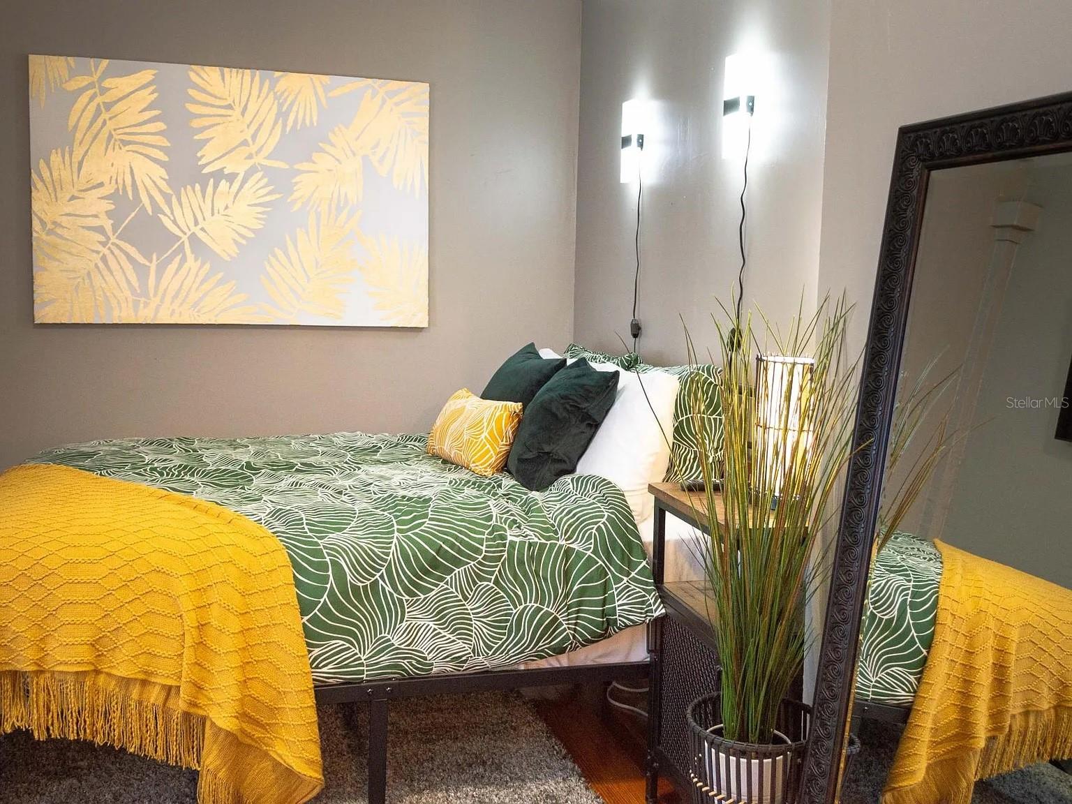 1013 22ND Ave ST PETERSBURG, FL 33704