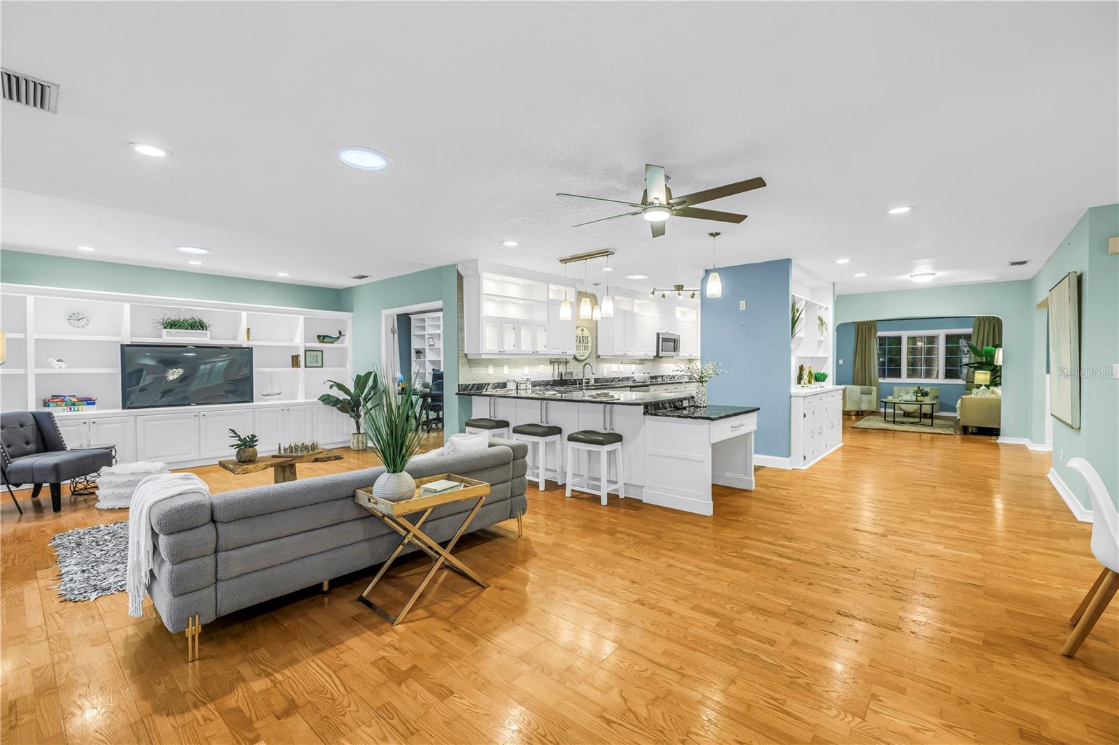 146 GIRALDA Blvd ST PETERSBURG, FL 33704
