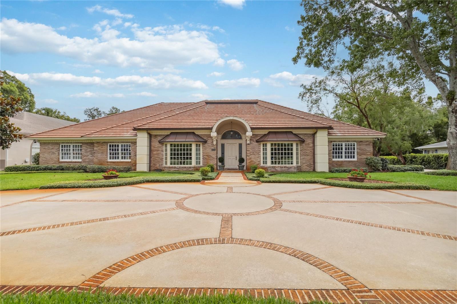 3215 GREENS Ave