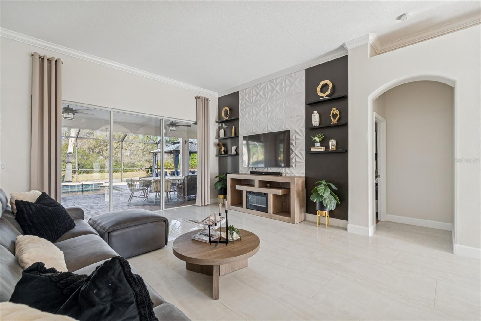 8210 NATURE Cv Way TAMPA, FL 33647