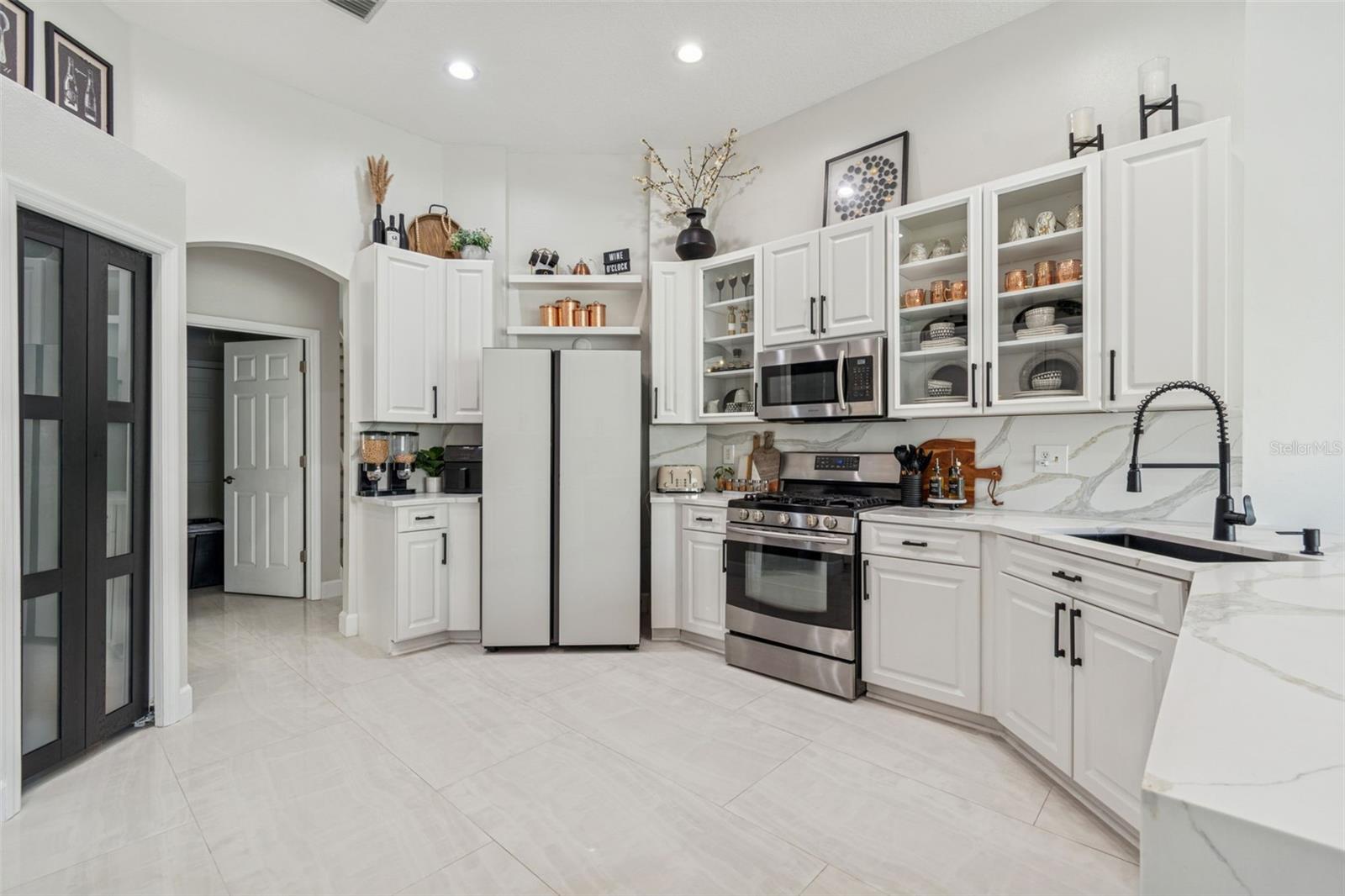 8210 NATURE Cv Way TAMPA, FL 33647