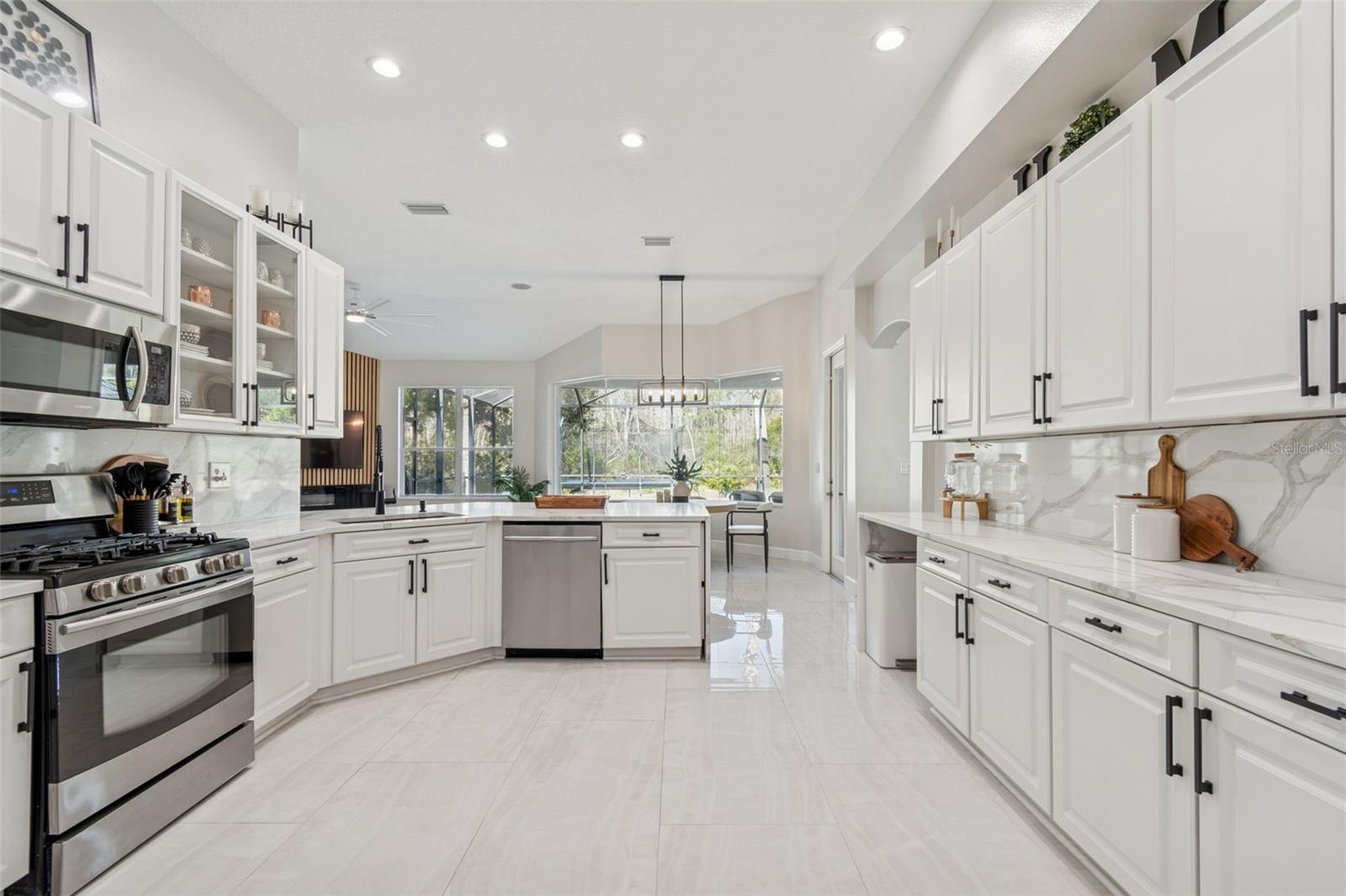 8210 NATURE Cv Way TAMPA, FL 33647