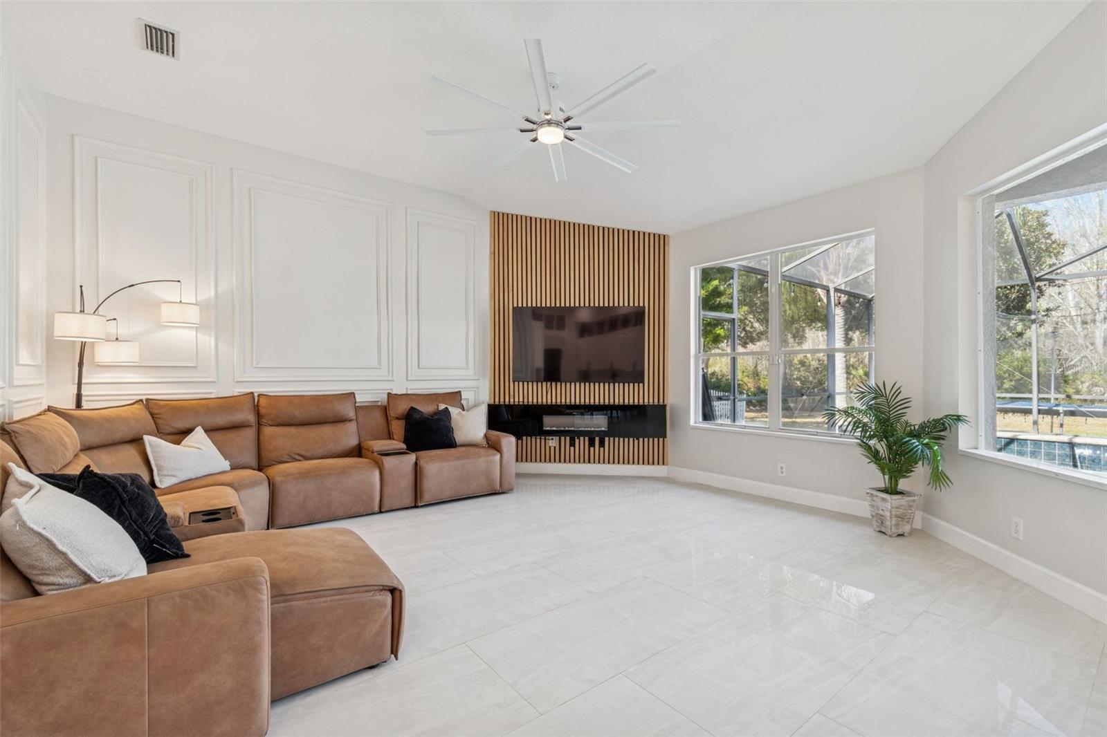 8210 NATURE Cv Way TAMPA, FL 33647