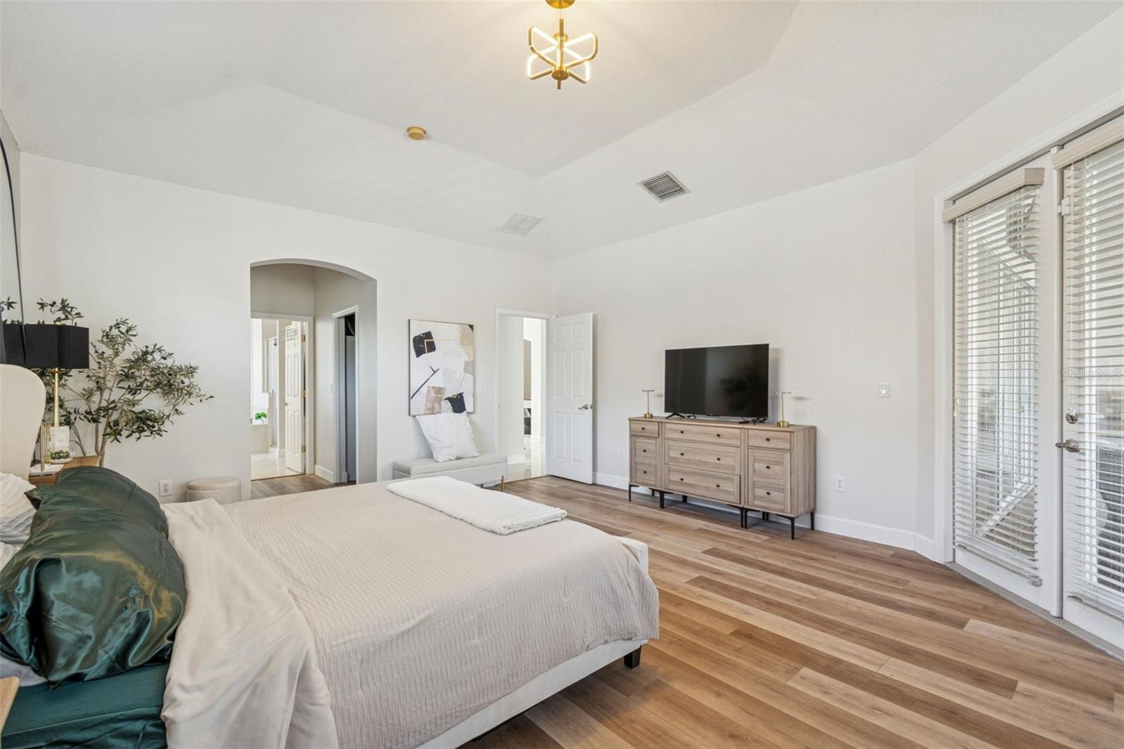 8210 NATURE Cv Way TAMPA, FL 33647