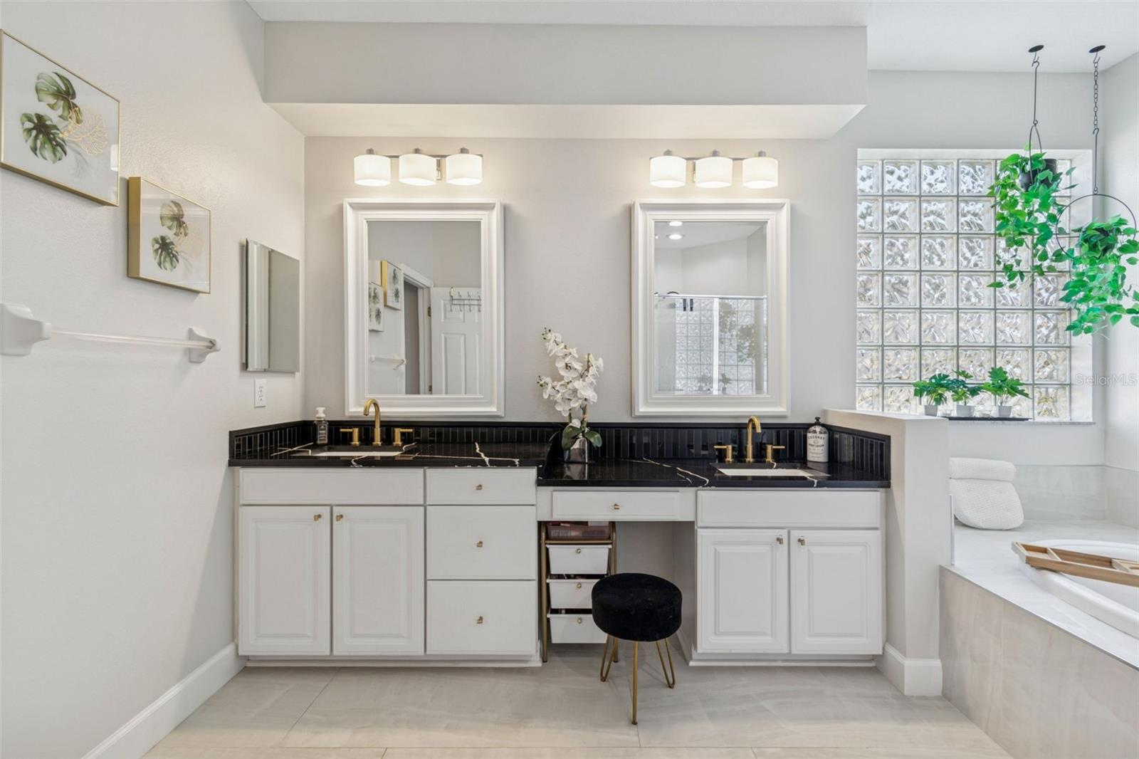 8210 NATURE Cv Way TAMPA, FL 33647