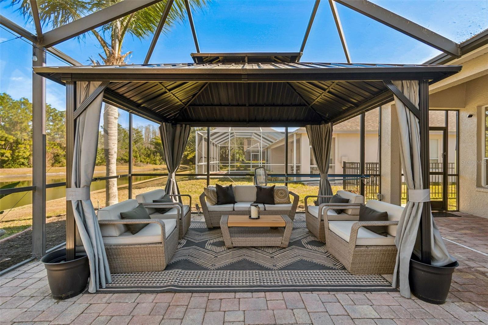 8210 NATURE Cv Way TAMPA, FL 33647