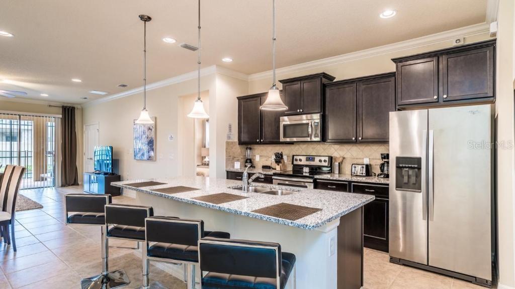 2112 ROME Dr KISSIMMEE, FL 34747