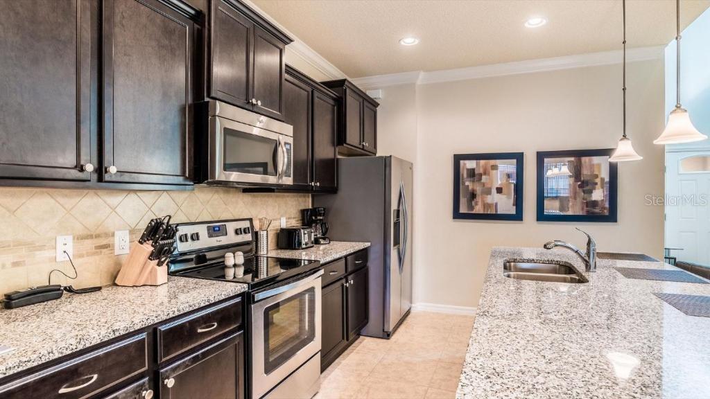 2112 ROME Dr KISSIMMEE, FL 34747