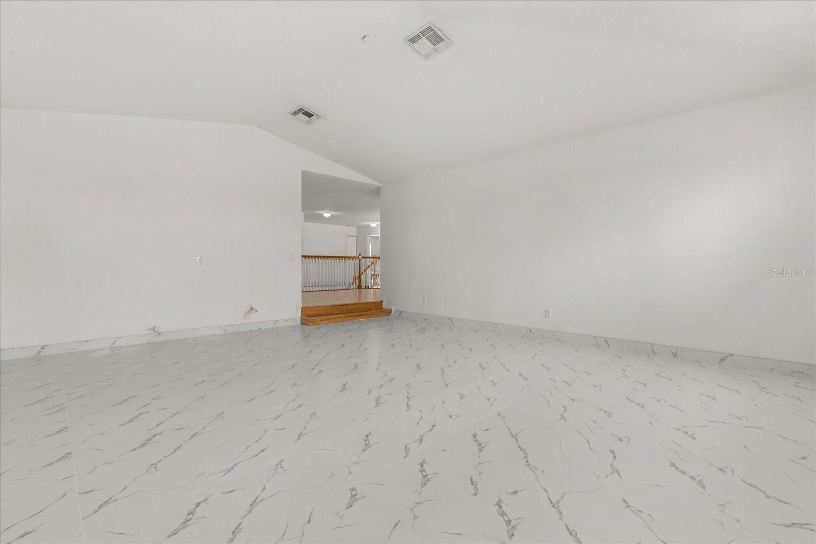 2205 WINTERMERE POINTE Dr WINTER GARDEN, FL 34787