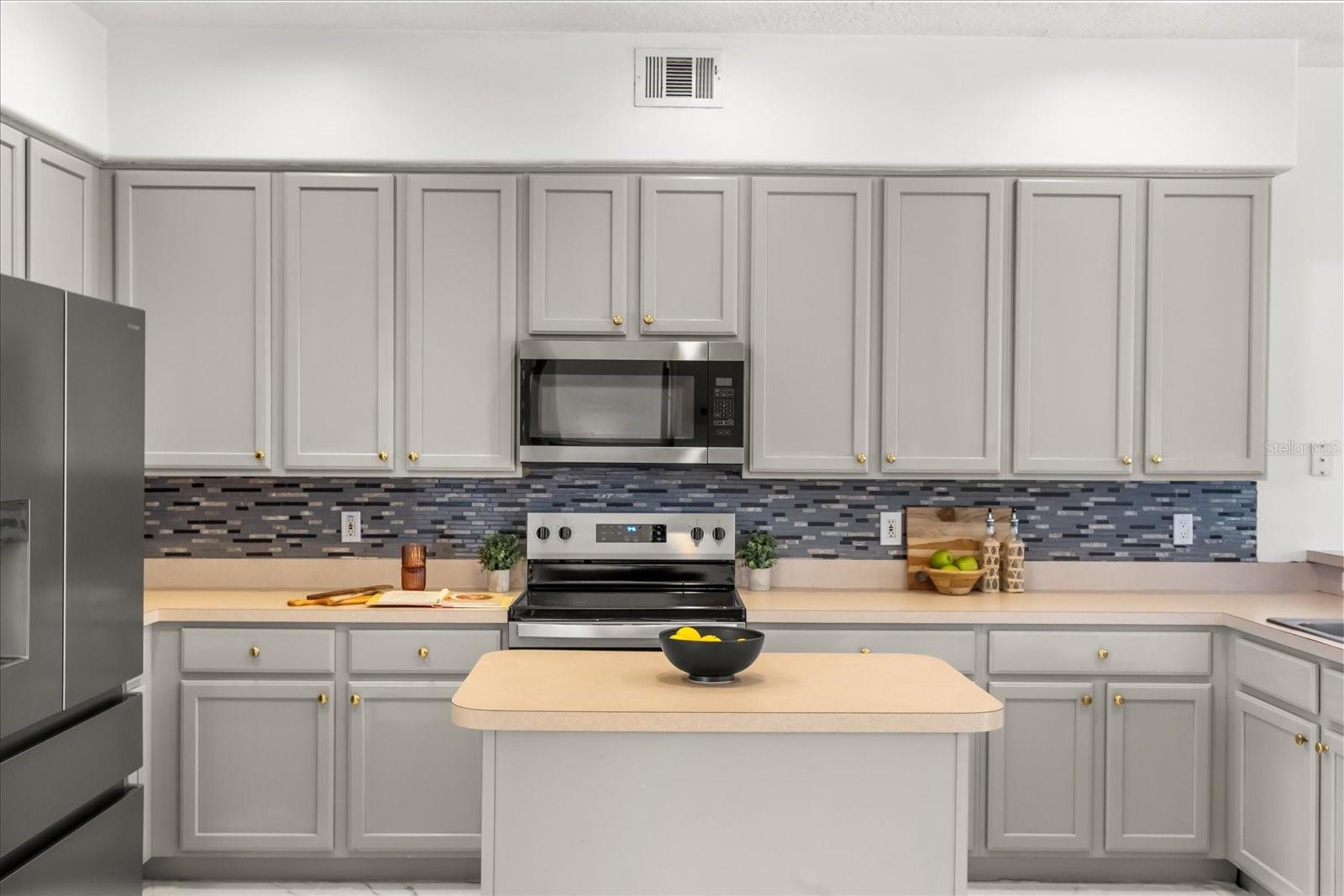 2205 WINTERMERE POINTE Dr WINTER GARDEN, FL 34787