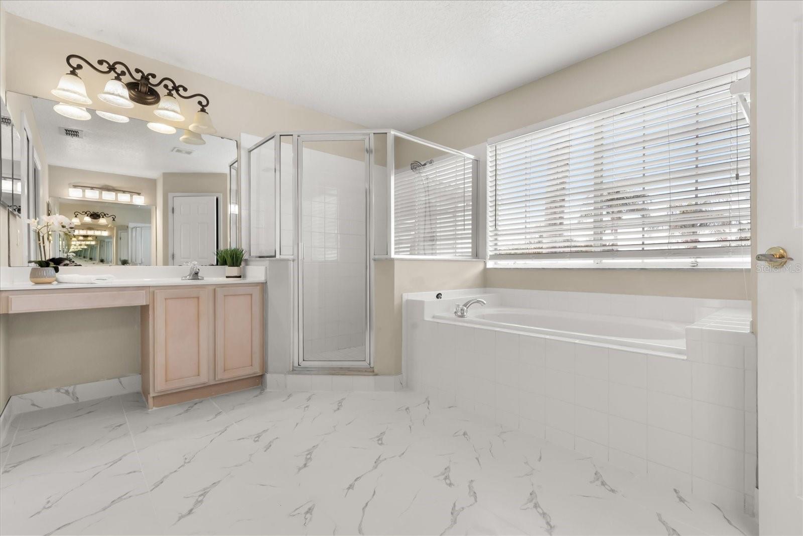 2205 WINTERMERE POINTE Dr WINTER GARDEN, FL 34787